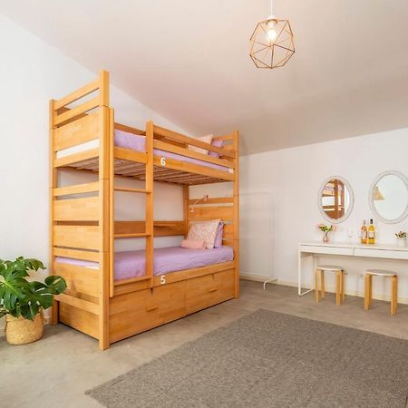 Female Hostel ฟารู ภายนอก รูปภาพ