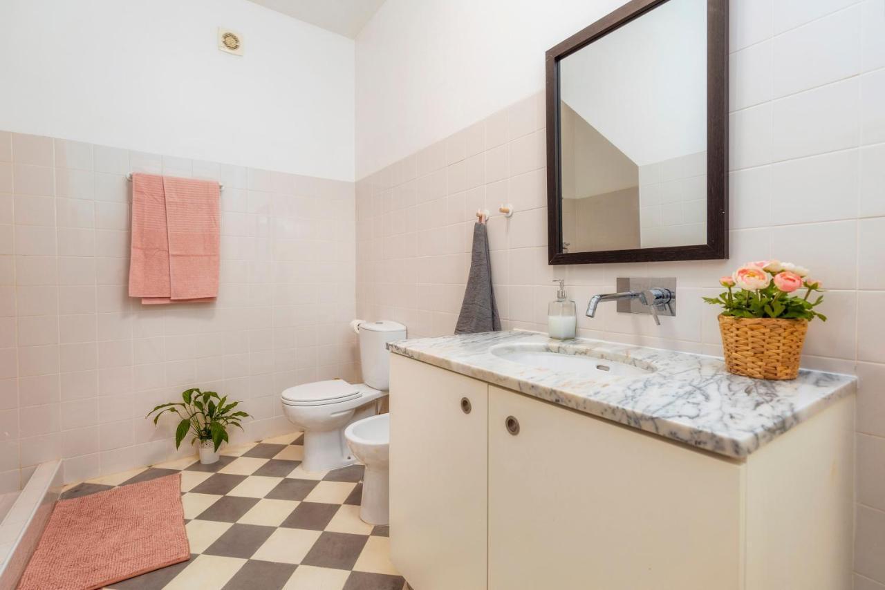 Female Hostel ฟารู ภายนอก รูปภาพ